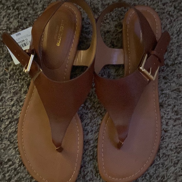 Liz Claiborne sandals - Picture 1 of 2